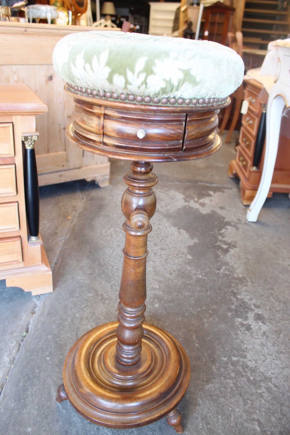 Nähtischli mit einer Schublade Louis Philippe