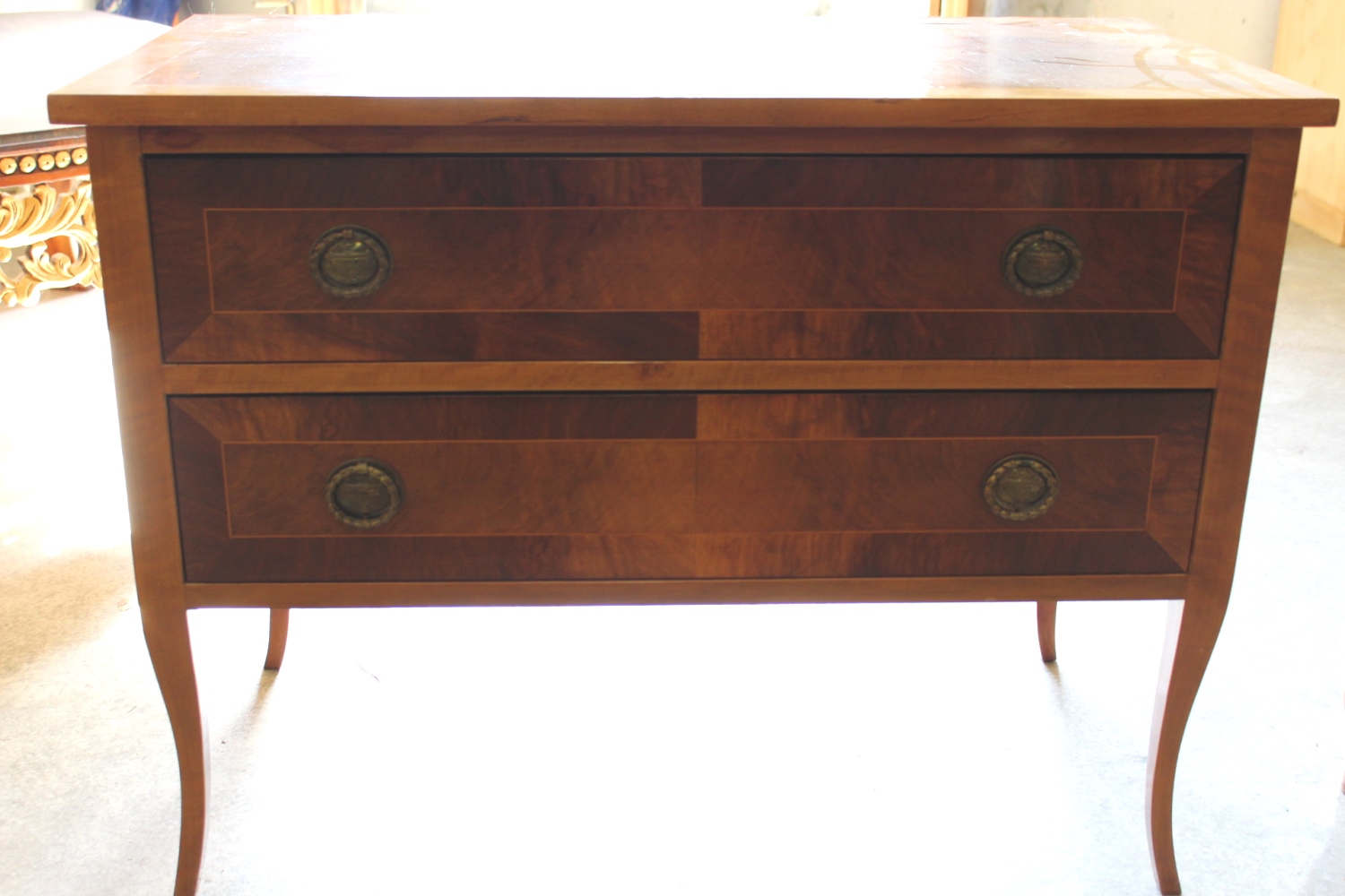 Kommode Biedermeier / furniert und intarsiert