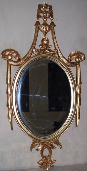 Spiegel  / Holzrahmenspiegel mit Goldrahmen