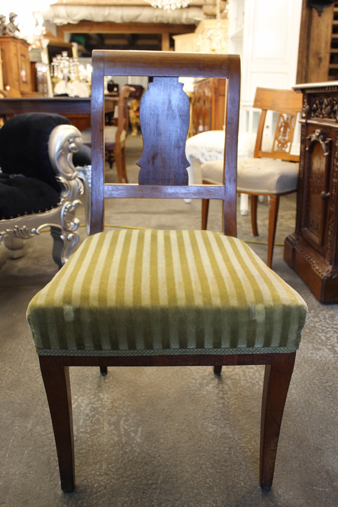 Biedermeier Polsterstuhl / Nussbaum